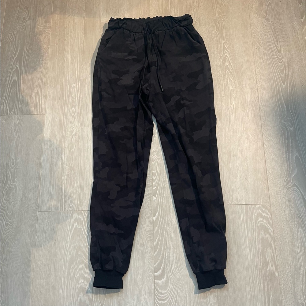 Lululemon Stretch High-Rise Jogger *Full Length size 4 Black Dark Gray Camo - Picture 6 of 16